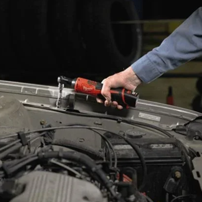 Milwaukee รุ่น M12 FIR38-0 ประแจบล็อกด้ามฟรีไร้สาย 12 โวลต์ 3/8" (เครื่องเปล่า)