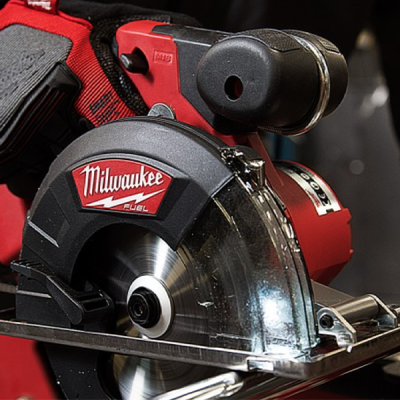 Milwaukee รุ่น M18 FMCS-0X M18 FUEL™ เลื่อยวงเดือนตัดโลหะ 150 มม.