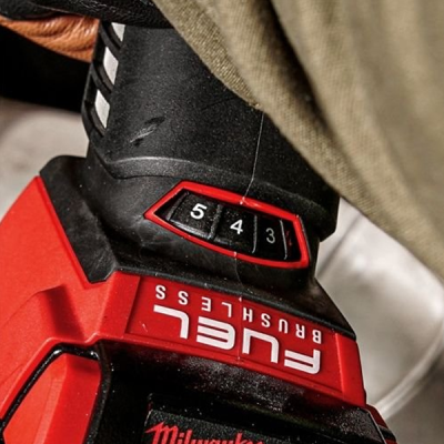 Milwaukee รุ่น M18 FSAGV100XB-0X0 M18 FUEL™ เครื่องเจียร 4" ปรับความเร็วรอบได้ ระบบเบรค