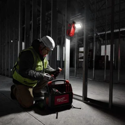 Milwaukee รุ่น M18 PAL2 M18™ ไฟส่องพื้นที่ปรับมุมโคม