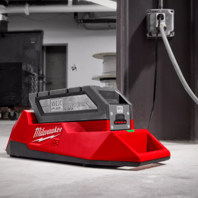 Milwaukee รุ่น MXF C แท่นชาร์จแบตเตอรี่ MXF