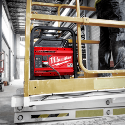 Milwaukee รุ่น MXF PS-0 เครื่องสำรองไฟ ชาร์จไฟในตัว