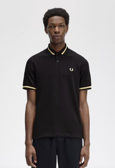 The Fred Perry Shirt Made in England (M2)