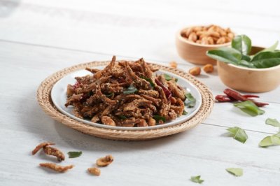 Crispy Caramelized Anchovy Snack – Sweet & Spicy Herb Flavor