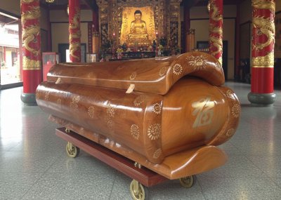 โลงจำปาไม้ชิ้นเดียว