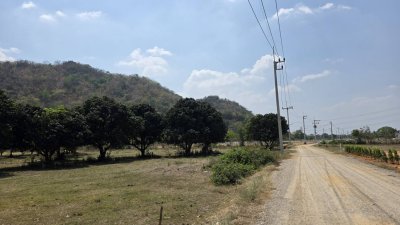 ที่โฉนด วิวภูเขาล้อม เหมาะกับคนชอบธรรม 1 ไร่ 850,000.-