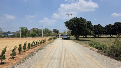 ที่โฉนด วิวภูเขาล้อม เหมาะกับคนชอบธรรม 1 ไร่ 850,000.-