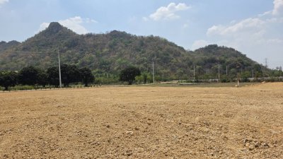 ที่โฉนด วิวภูเขาล้อม เหมาะกับคนชอบธรรม 1 ไร่ 850,000.-