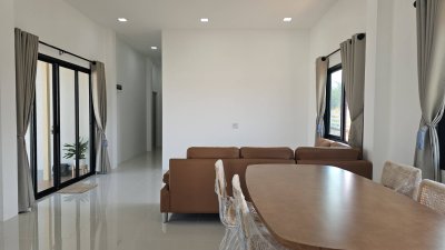 บ้านสวน สไตล์มินิมอล บนพื้นที่ 4 ไร่ 2 งาน มีบริเวณเยอะ