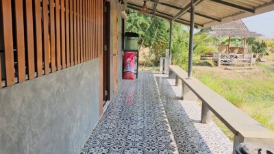 บ้านพร้อมที่ดินสวนเกษตร พร้อมบ่อน้ำ และโรงเรือนเลี้ยงสัตว์