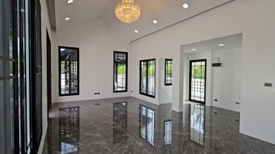 บ้านสร้างใหม่ริมคลอง ใกล้ตลาดน้ำอัมพวา