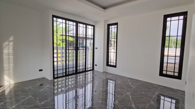 บ้านสร้างใหม่ริมคลอง ใกล้ตลาดน้ำอัมพวา