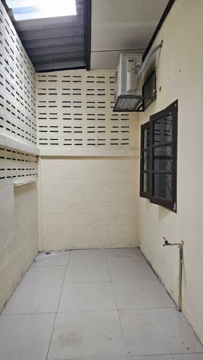 บ้านทาวน์เฮ้าส์ 21 ตร.วา ราคา 950,000 บาท รวมโอน