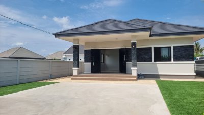 บ้านเดี่ยวชั้นเดียว เนื้อที่ 75.5ตร.วา ต.หลุมดิน อ.เมืองราชบุรี จ.ราชบุรี