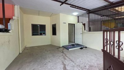 บ้านทาวน์เฮ้าส์ 21 ตร.วา ราคา 950,000 บาท รวมโอน