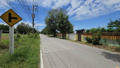 บ้านหน้าเขา ใกล้กรุงเทพฯ ติดถนนลาดยาง มีจุดชมวิวด้านหลังบ้าน