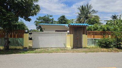 บ้านหน้าเขา ใกล้กรุงเทพฯ ติดถนนลาดยาง มีจุดชมวิวด้านหลังบ้าน