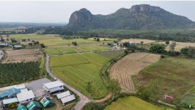 4 ไร่ 3 งาน 49 ตร.วา วิวเขา ทำเกษตรได้ มีคลองส่งน้ำ