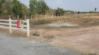 ที่ดิน 2 ไร่ ขุดสระ ขุดคลองไส้ไก่ ปรับถมเรียบร้อย