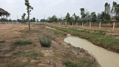 ที่ดิน 2 ไร่ ขุดสระ ขุดคลองไส้ไก่ ปรับถมเรียบร้อย