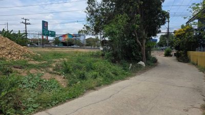 ที่ดินทำเลติดถนนเพชรเกษม แปลงนี้เหมาะมาก สำหรับซื้อลงทุนระยะยาว ที่ดินทำเลติดถนนเพชรเกษม แปลงนี้เหมาะมาก สำหรับซื้อลงทุนระยะยาว