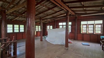 บ้านสวนผสมผสาน ต้นไม้ร่มรื่น ติดถนนลาดยาง พร้อมห้องทำงานริมบ่อน้ำ