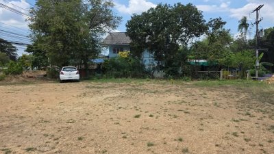 ที่ดินทำเลติดถนนเพชรเกษม แปลงนี้เหมาะมาก สำหรับซื้อลงทุนระยะยาว