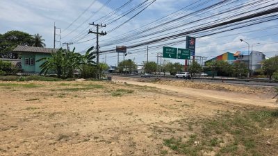 ที่ดินทำเลติดถนนเพชรเกษม แปลงนี้เหมาะมาก สำหรับซื้อลงทุนระยะยาว