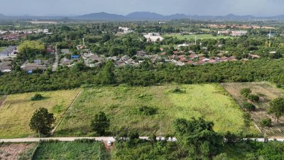 ขายที่ดินติดถนนคอนกรีต ใกล้ตลาด โรงพยาบาล 7-11 แค่ 5 นาที