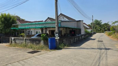 ขายบ้านเดี่ยวสวนผึ้ง โฉนด 84 ตร.วา ติดถนน 2 ด้าน ใกล้ตลาดป่าหวาย