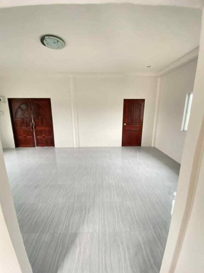 ขายที่ดินพร้อมบ้าน 200 ตร.วา 950,000 ครุฑแดง ฟรีโอน