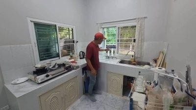 บ้านพร้อมที่ดิน 1 ไร่ ราคา 2,200,000 บาท  ใกล้ตลาดและรพ.จอมบึง