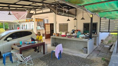 ขายบ้านเดี่ยวสวนผึ้ง โฉนด 84 ตร.วา ติดถนน 2 ด้าน ใกล้ตลาดป่าหวาย