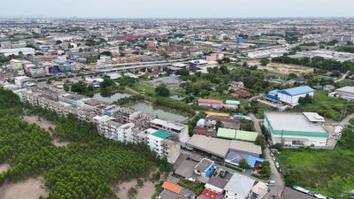 อาคารพาณิชย์ 4 ชั้น 3 ห้อง สาย 4 หมู่ 10 ซอย 1