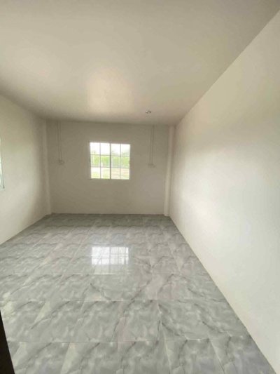 ขายที่ดินพร้อมบ้าน 200 ตร.วา 950,000 ครุฑแดง ฟรีโอน