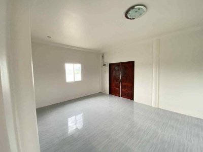 ขายที่ดินพร้อมบ้าน 200 ตร.วา 950,000 ครุฑแดง ฟรีโอน