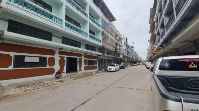 อาคารพาณิชย์ 4 ชั้น 3 ห้อง สาย 4 หมู่ 10 ซอย 1 อาคารพาณิชย์ 4 ชั้น 3 ห้อง สาย 4 หมู่ 10 ซอย 1