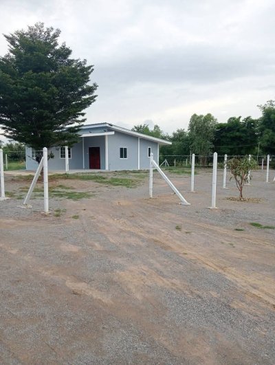 ขายที่ดินพร้อมบ้าน 200 ตร.วา 950,000 ครุฑแดง ฟรีโอน