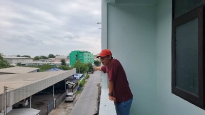 อาคารพาณิชย์ 4 ชั้น 3 ห้อง สาย 4 หมู่ 10 ซอย 1