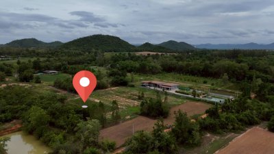 เนื้อที่ 2 ไร่ ราคาไร่ละ 350,000 บาท ต.รางบัว อ.จอมบึง จ.ราชบุรี