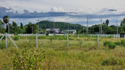 ที่ดินราชบุรี วิวเขา ใกล้ถนนทางหลวง และใกล้ตลาดจอมบึง การเดินทางสะดวก ที่ดินราชบุรี วิวเขา ใกล้ถนนทางหลวง และใกล้ตลาดจอมบึง การเดินทางสะดวก