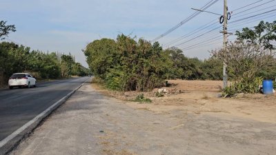 ที่ดินติดถนนทางหลางแผ่นดิน ทำเลสร้างบ้าน ,ร้านค้า
