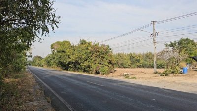 ที่ดินติดถนนทางหลางแผ่นดิน ทำเลสร้างบ้าน ,ร้านค้า