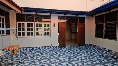 บ้านพร้อมที่ดิน ใจกลางเมืองใกล้มหาวิทยาลัย อ.เมืองสงขลา จ.สงขลา บ้านพร้อมที่ดิน ใจกลางเมืองใกล้มหาวิทยาลัย อ.เมืองสงขลา จ.สงขลา