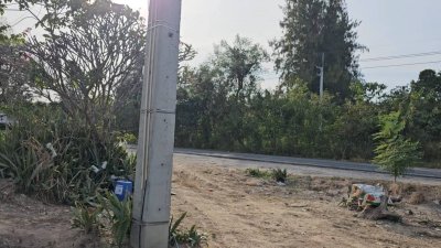 ที่ดินติดถนนทางหลางแผ่นดิน ทำเลสร้างบ้าน ,ร้านค้า ที่ดินติดถนนทางหลางแผ่นดิน ทำเลสร้างบ้าน ,ร้านค้า