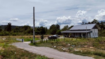 บ้านพร้อมที่ดิน วิวเขา ทำเลที่พักอาศัย ใกล้ 7-11 เพียง 2 กม. บ้านพร้อมที่ดิน วิวเขา ทำเลที่พักอาศัย ใกล้ 7-11 เพียง 2 กม.