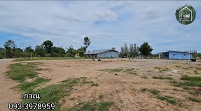 ที่ดิน 260 ตร.วา ติดถนนลาดยาง หน้ากว้างติดถนน 30 เมตร ที่ดิน 260 ตร.วา ติดถนนลาดยาง หน้ากว้างติดถนน 30 เมตร