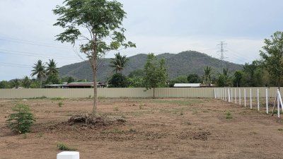 ที่ดินโฉนด วิวภูเขาหน้า-หลัง วิวเขาพาโนราม่า มีไฟฟ้า น้ำประปา ล้อมรั้ว ที่ดินโฉนด วิวภูเขาหน้า-หลัง วิวเขาพาโนราม่า มีไฟฟ้า น้ำประปา ล้อมรั้ว