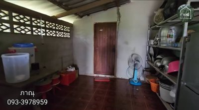 บ้านหลังใหญ่พร้อมที่ดิน ติดถนนสาธารณะ 2 ด้าน พร้อมพื้นที่ค้าขาย