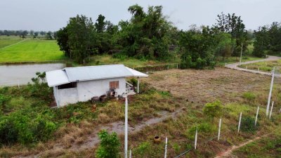 บ้านพื้นที่ 1 ไร่ 850,000.- บ้านพร้อมที่ดินติดถนนสาธารณะ บ้านพื้นที่ 1 ไร่ 850,000.- บ้านพร้อมที่ดินติดถนนสาธารณะ